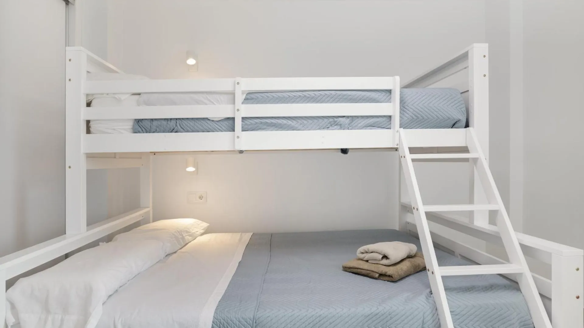 アパート Apartamento Zurbaran カディス